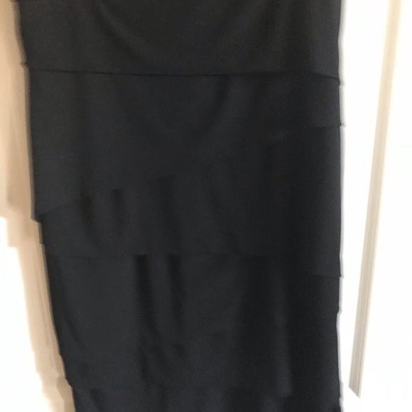 Le Chateau Dress - Picture 3 of 3